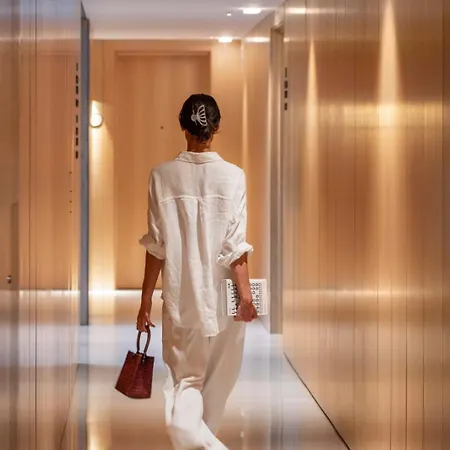 Savoy Insular Loft By An Island Daire