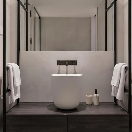 Savoy Insular Loft By An Island Appartement