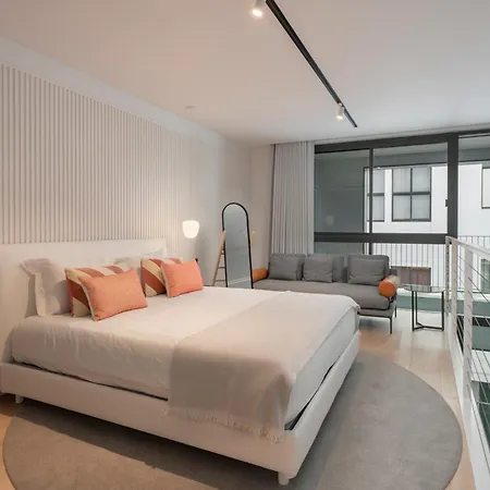 Savoy Insular Loft By An Island