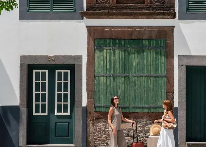 Savoy Insular Loft By An Island Appartamento *