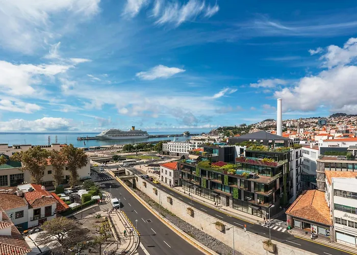 Savoy Insular Loft By An Island * Funchal (Madeira)