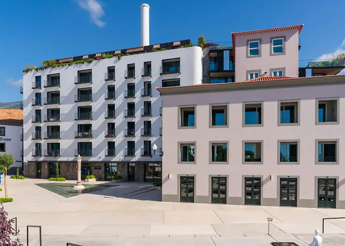 Savoy Insular Loft By An Island