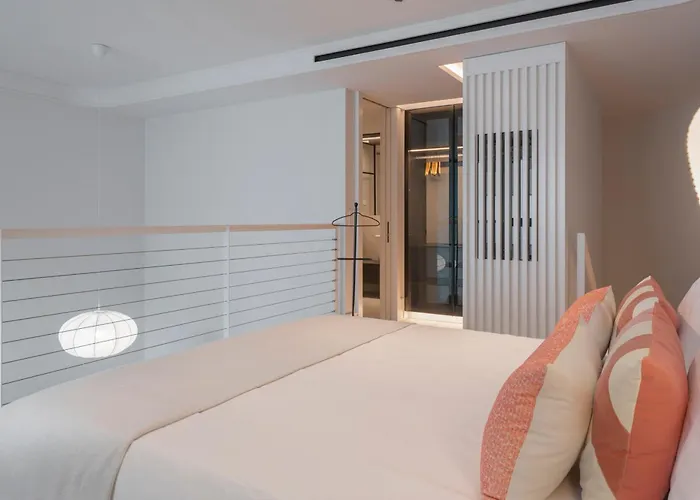 Savoy Insular Loft By An Island