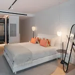 Savoy Insular Loft By An Island Appartement